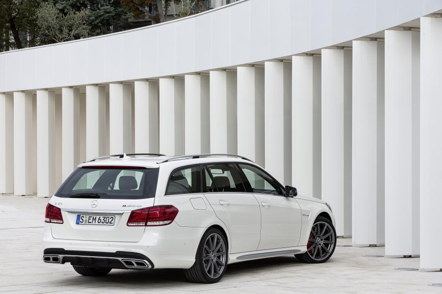  Mercedes-Benz E63 AMG Estate 2013 года  (фото 12 из 18)